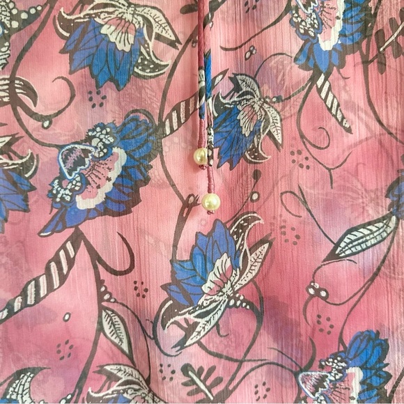 CLEOBELLA EMILY LOTUS PRINTED CHIFFON TIE NECK PINK BLOUSE SIZE MEDIUM - Picture 7 of 14